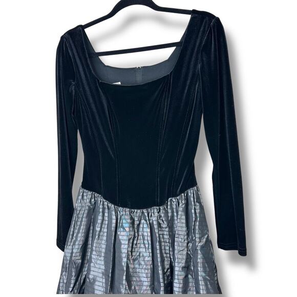 Jessica McClintock For Dillards 90's Black Velvet Gray Stripe Long Sleeve Gown - Picture 2 of 8